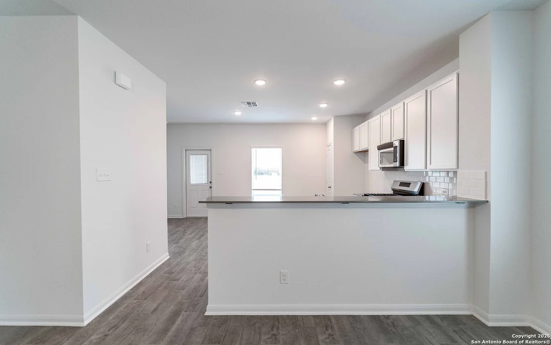 Photo of 8811 Grey Elm