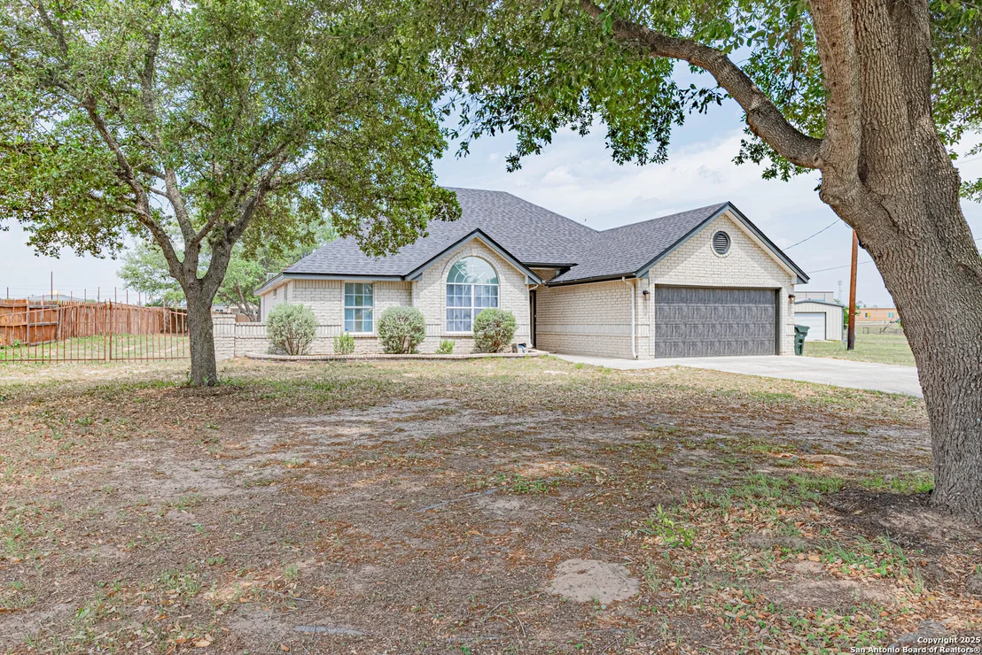 Photo of 433 Bear Gardens