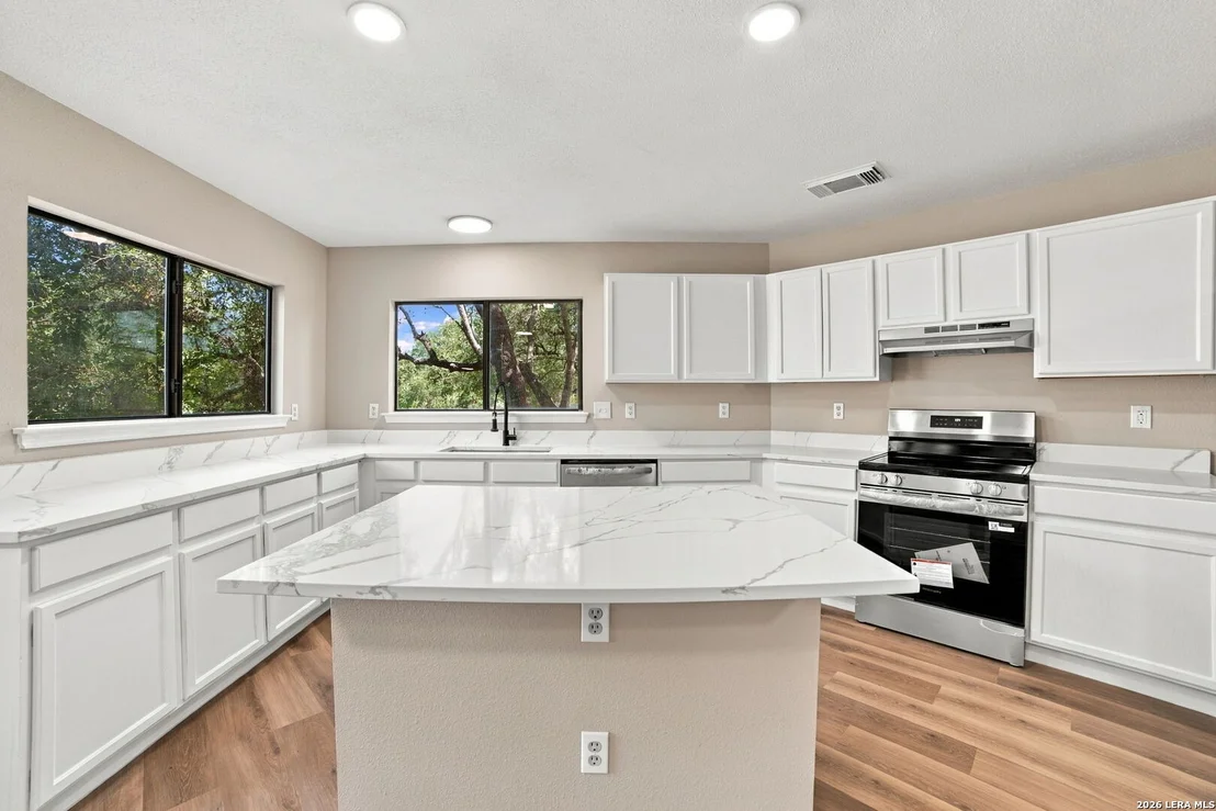 Photo of 281 SAMANTHA DR