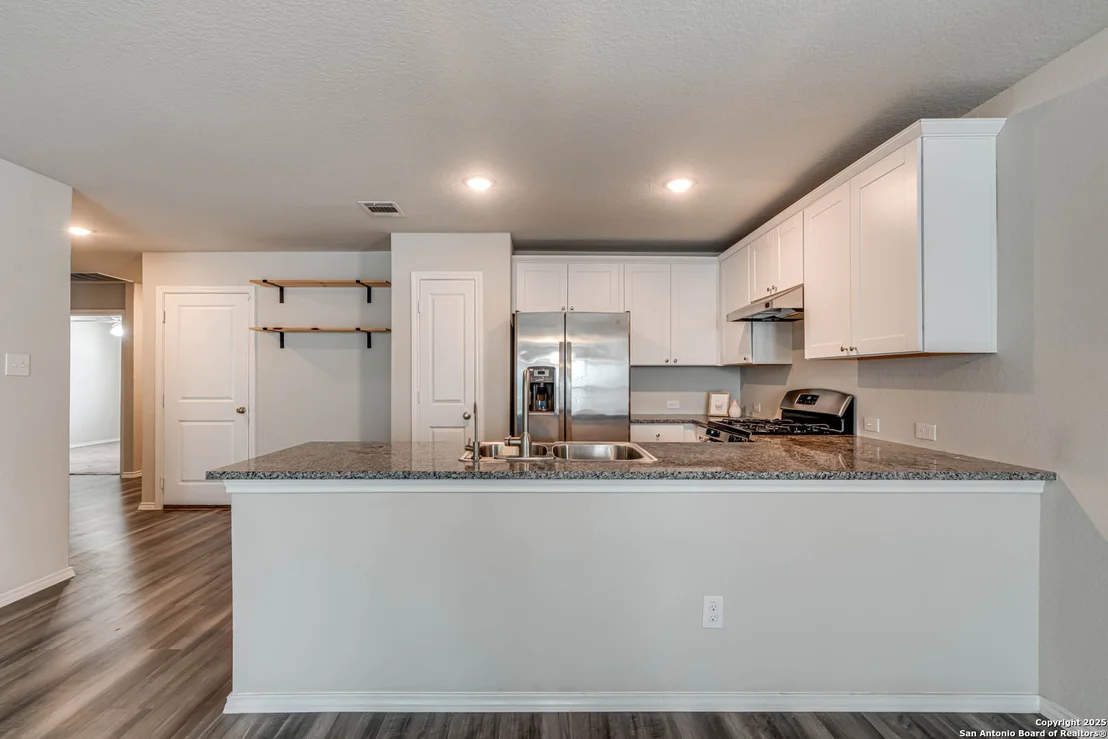 Photo of 10214 Robbins Bluff