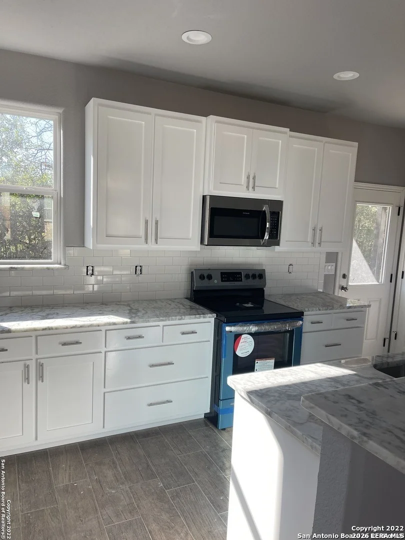 Photo of 107 SUTTON PL