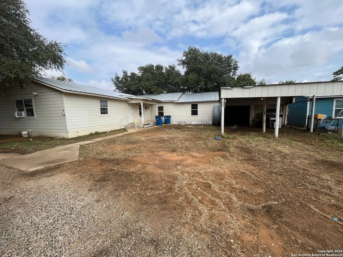 Photo of 218 W White St.