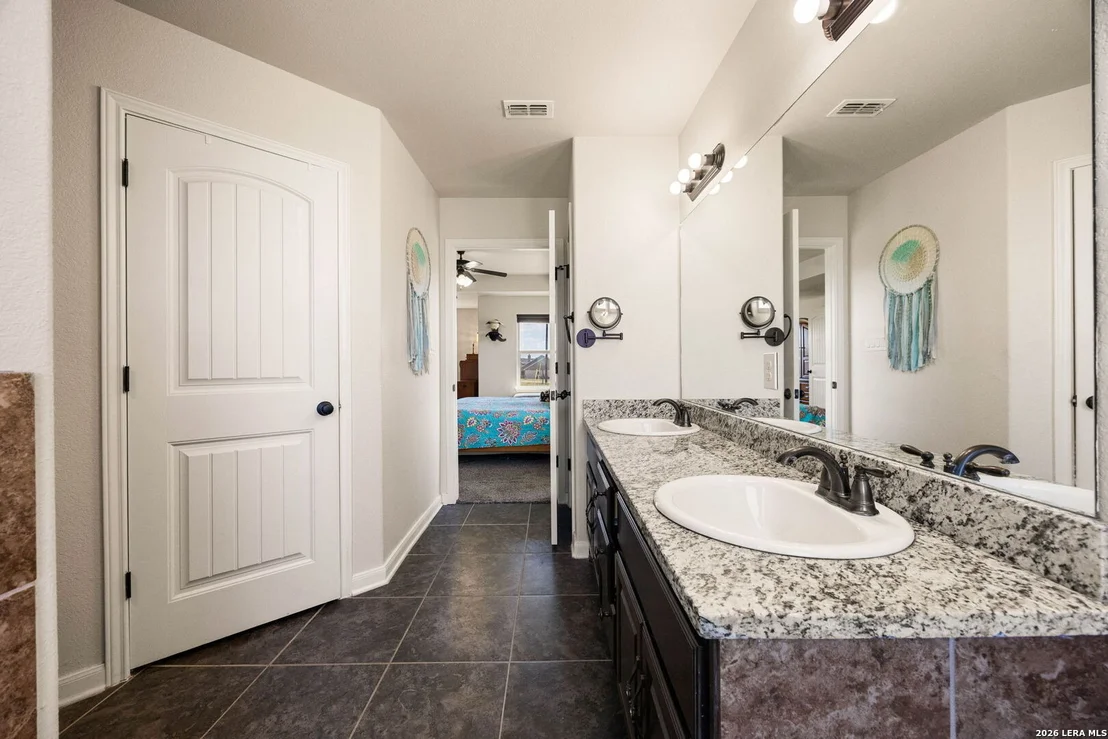 Photo of 149 LAKEVIEW CIR