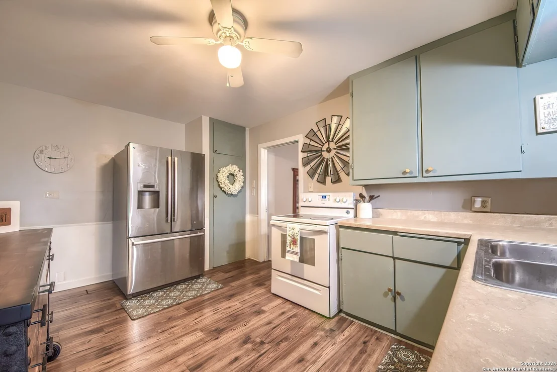 Photo of 1382 RIVER RD