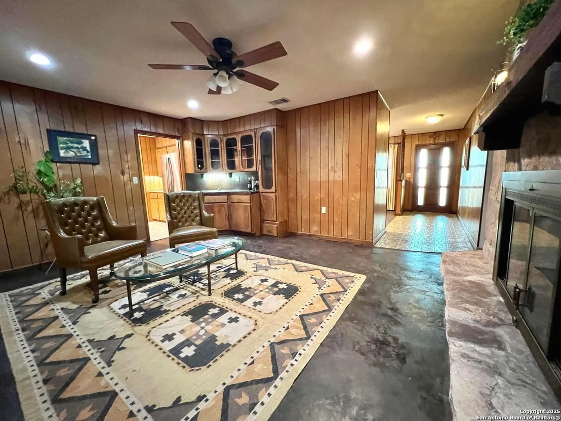 Photo of 433 Fort Clark Rd