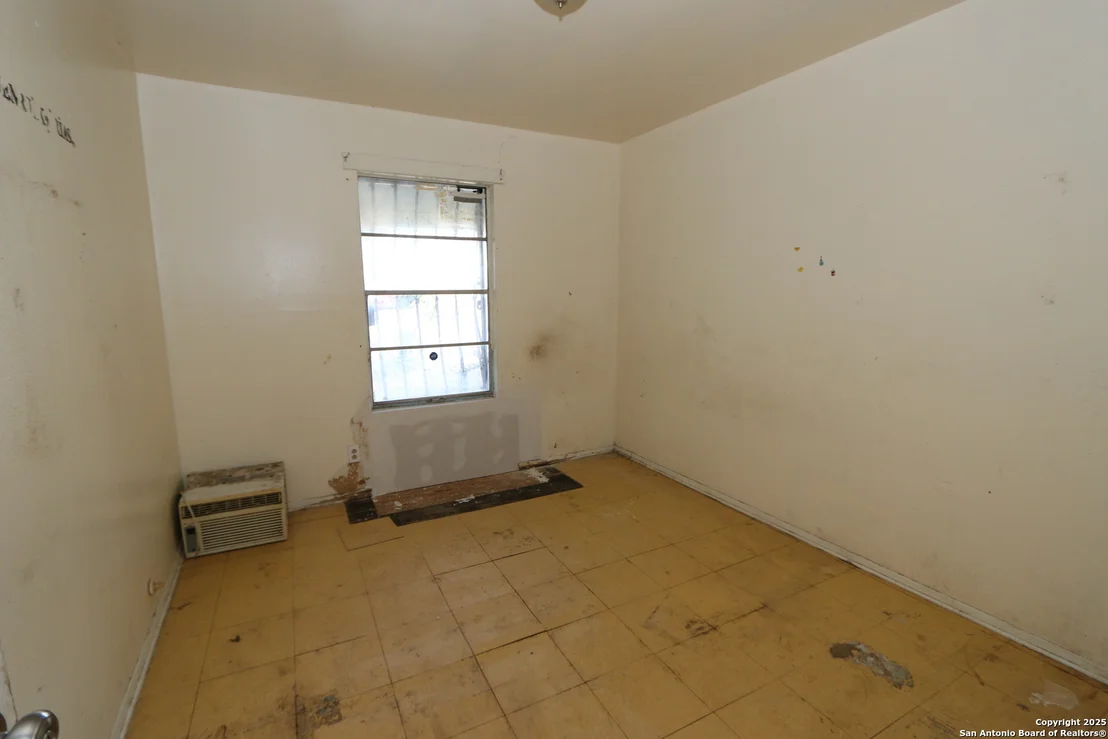 Photo of 655 Ferris Ave