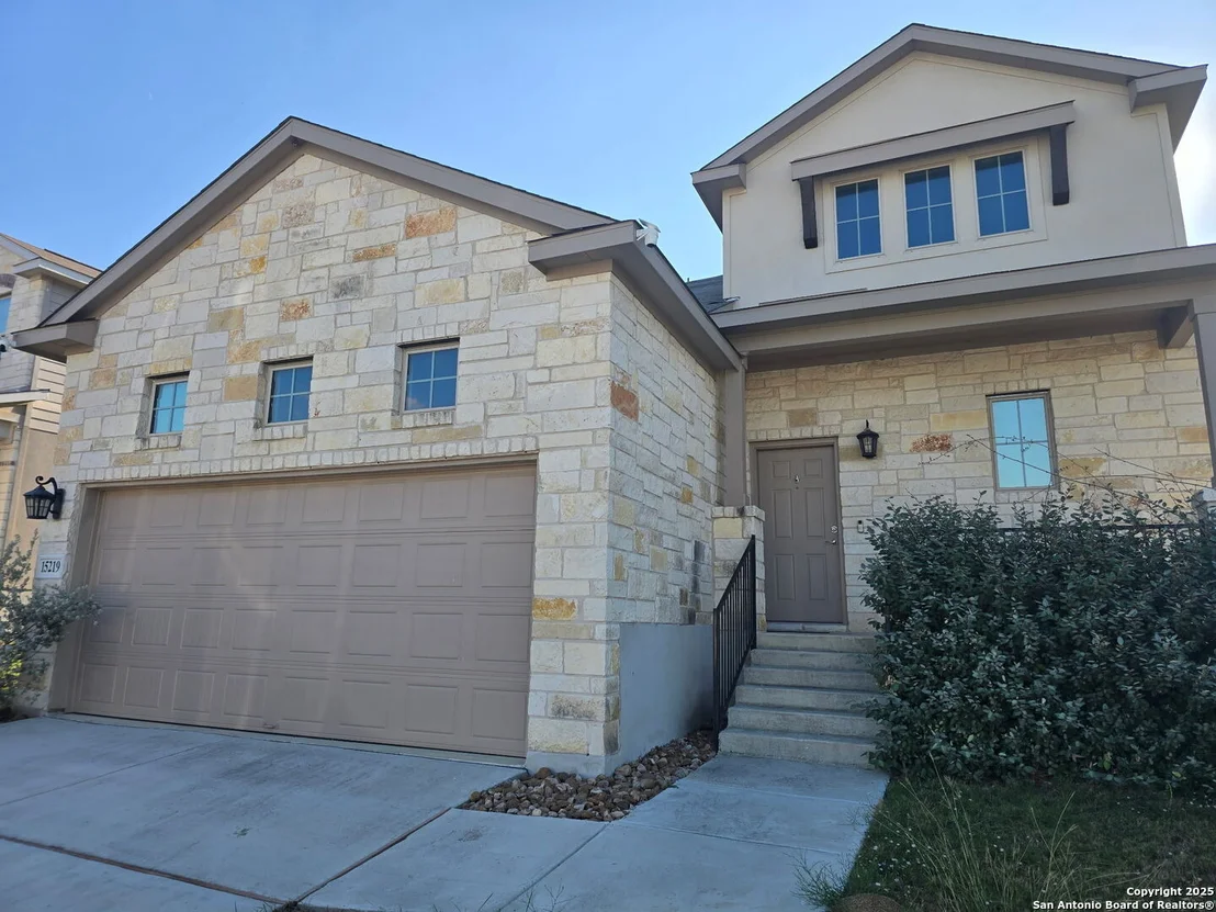 Photo of 15219 Comanche Gard