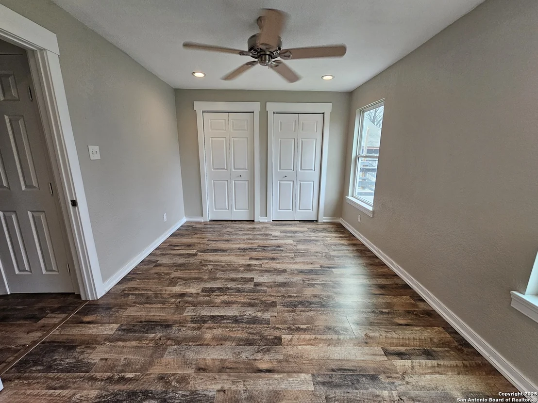 Photo of 4751 Lark