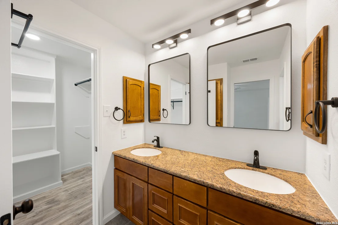 Photo of 3003 Oak Sprawl
