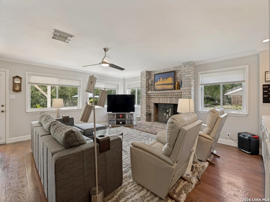 Photo of 2255 Encino Loop