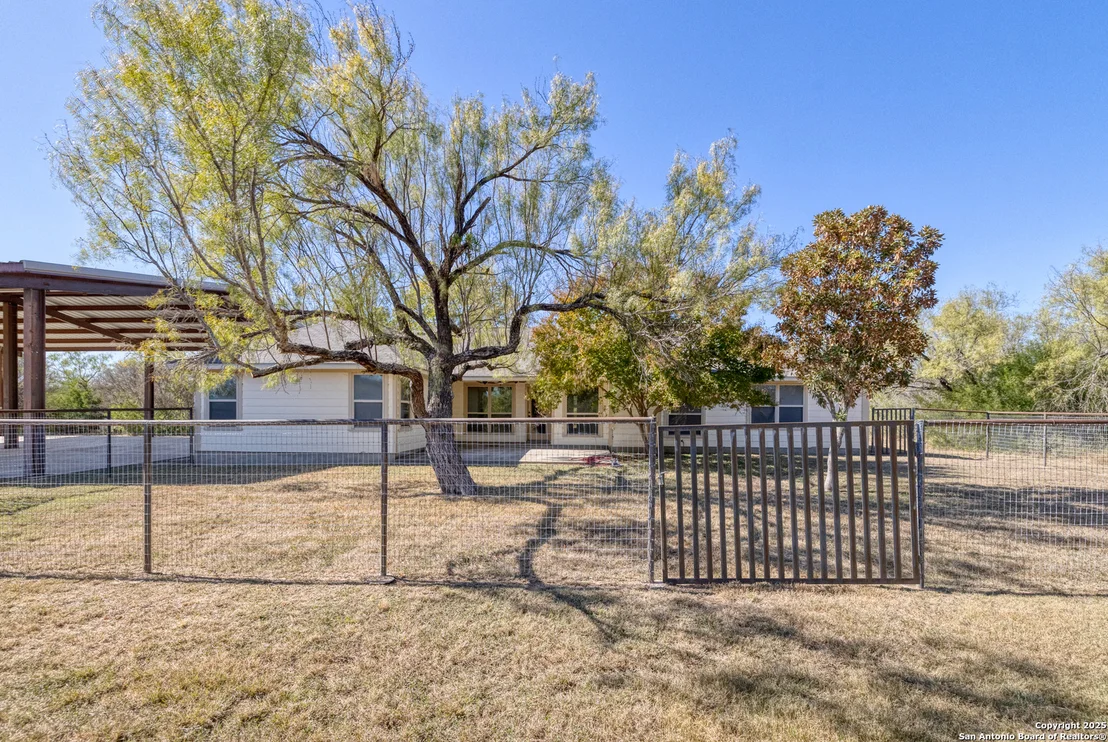 Photo of 1876 County Road 400