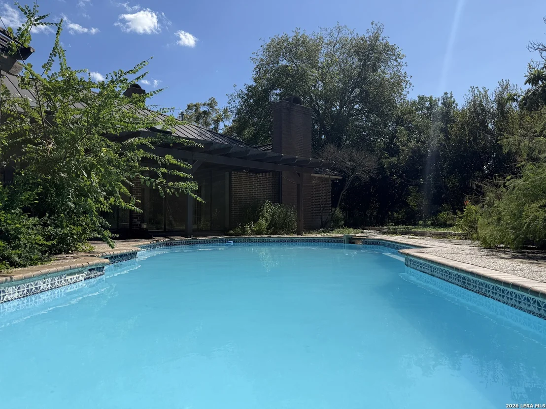 Photo of 237 CREST TRL