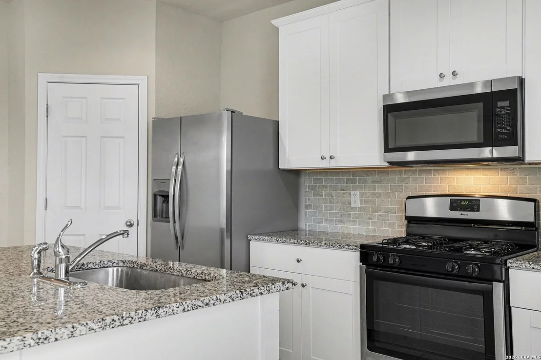 Photo of 8807 White Crown