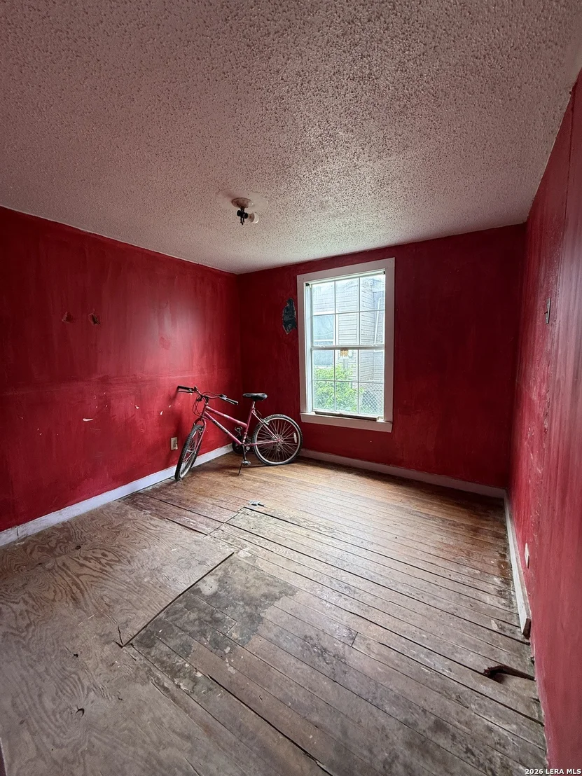 Photo of 210 Chicago Blvd