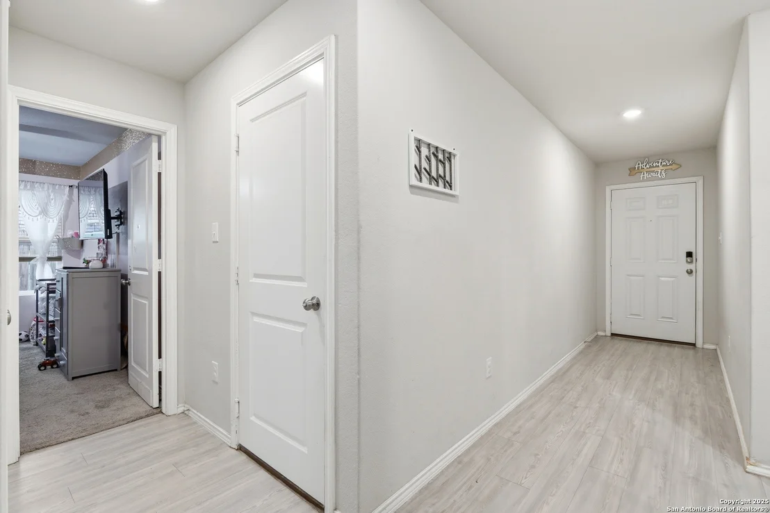 Photo of 5643 Vista Pont