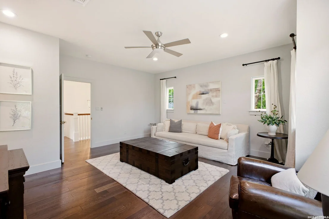 Photo of 301 OGDEN LN
