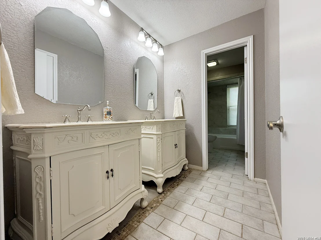 Photo of 12518 Chateau Forest