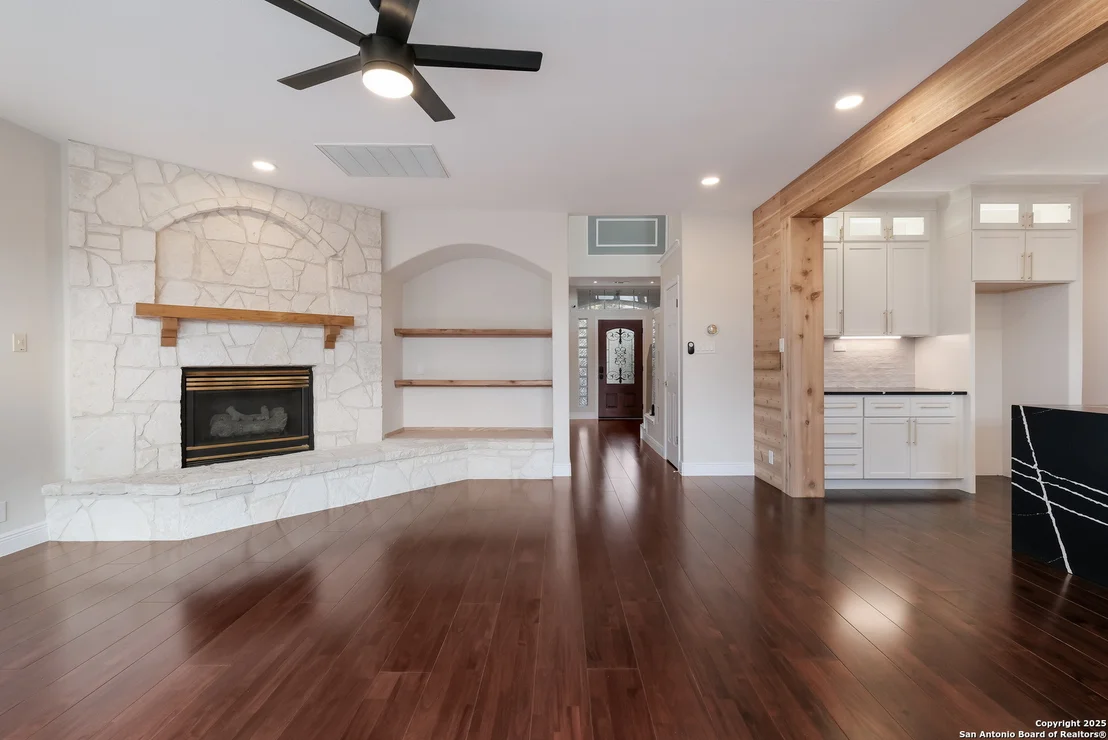 Photo of 726 Mello Oak
