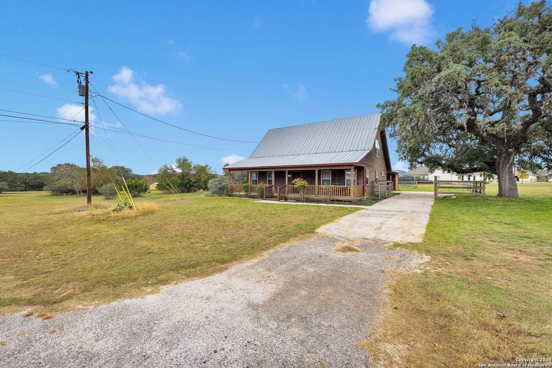 Photo of 105 BROWN SADDLE CIR