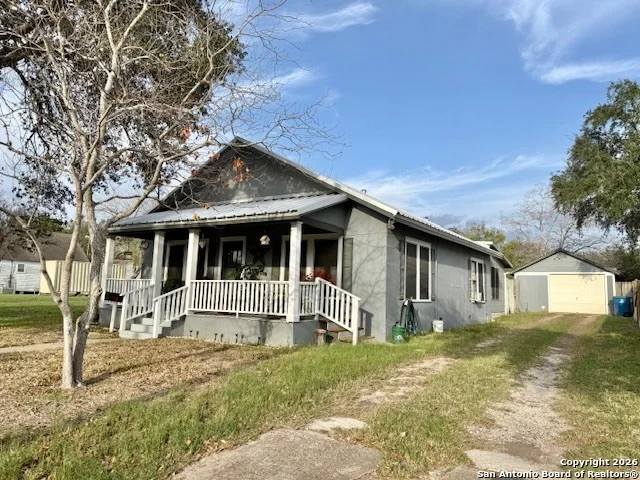 Photo of 304 N Tyler