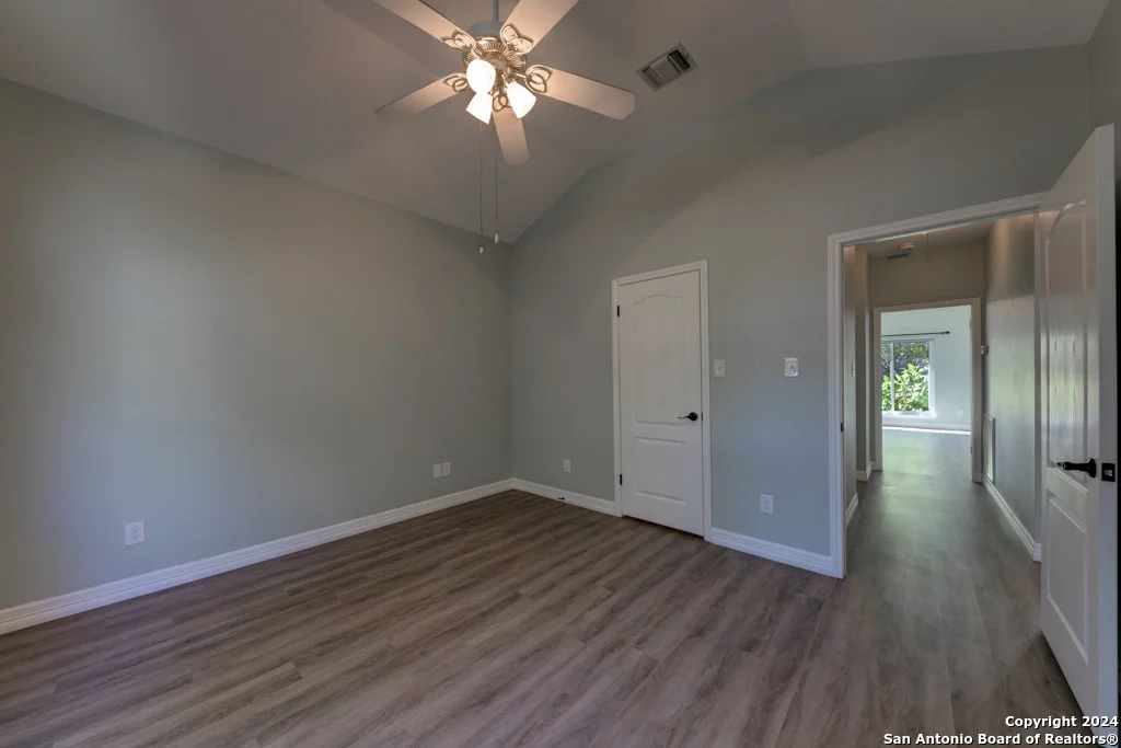 Photo of 172 LAKE FRONT DR