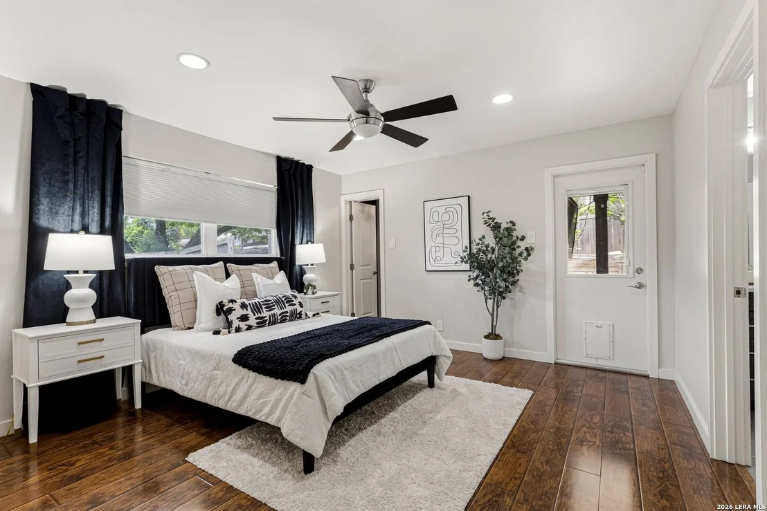 Photo of 3918 OAK TRL