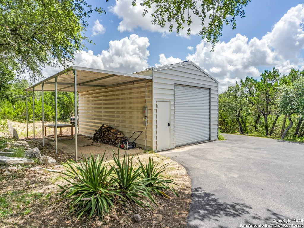 Photo of 2521 Bay Hill