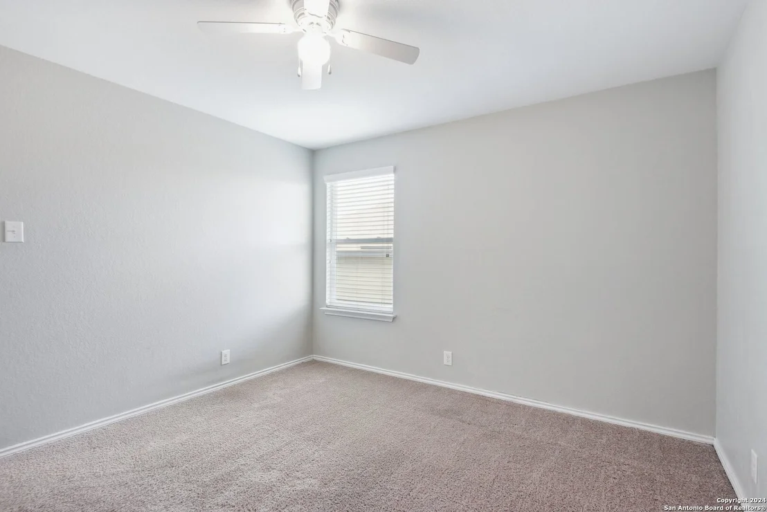 Photo of 429 KINGS WAY