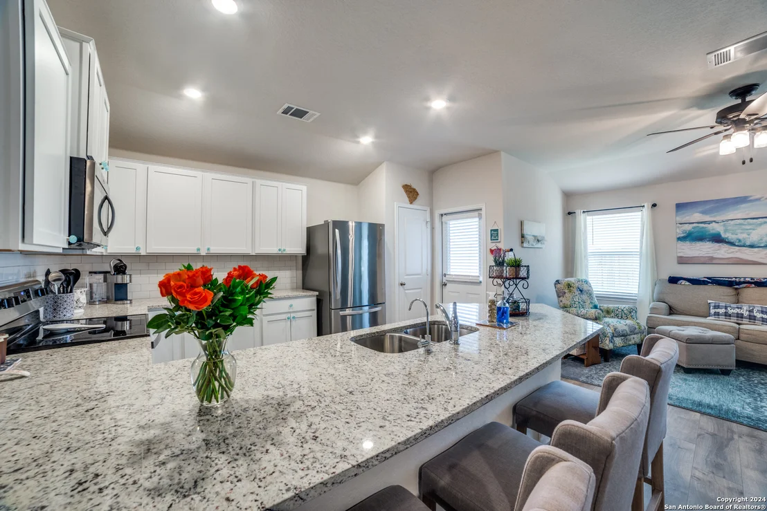 Photo of 414 SABINE RIV