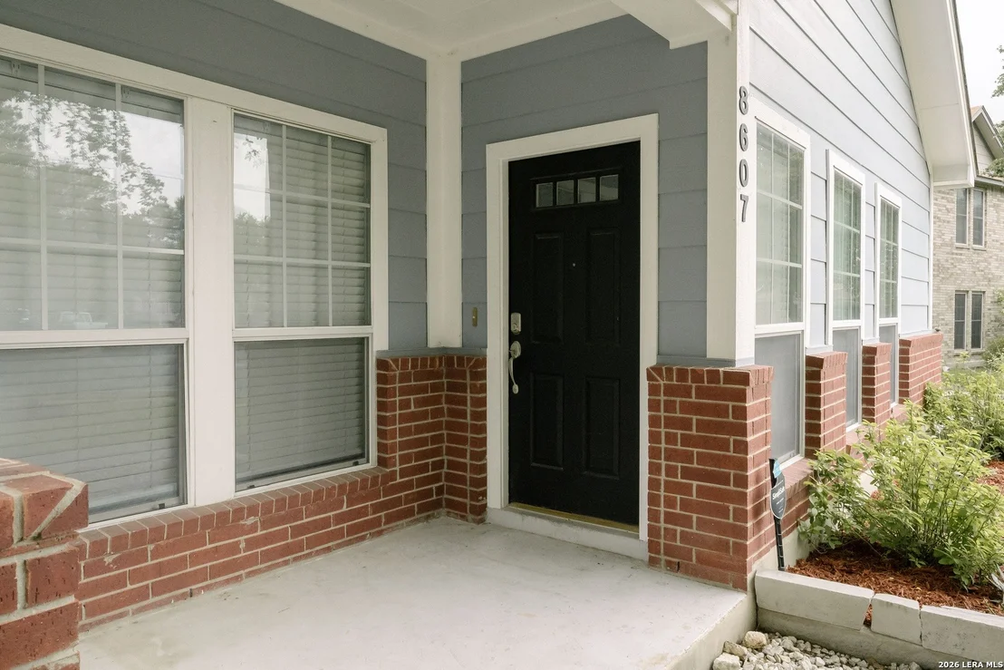 Photo of 8607 Belhaven
