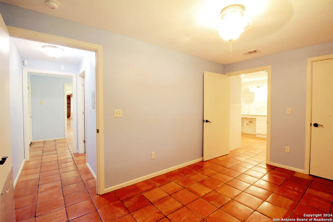 Photo of 718 WINDROCK DR