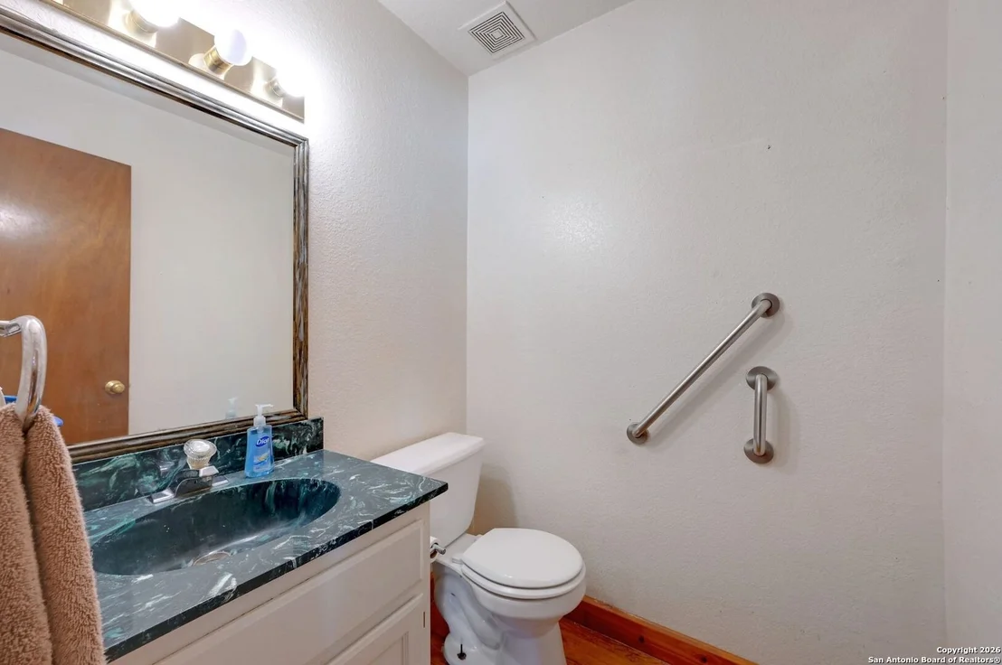 Photo of 1405 FOREST VIEW DR