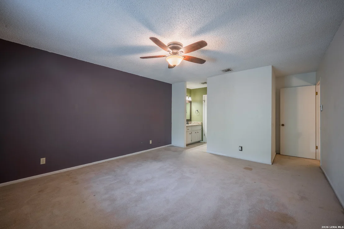 Photo of 5414 Timber Post