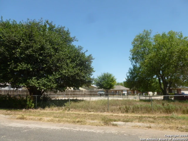 Photo of 855 S Brownleaf