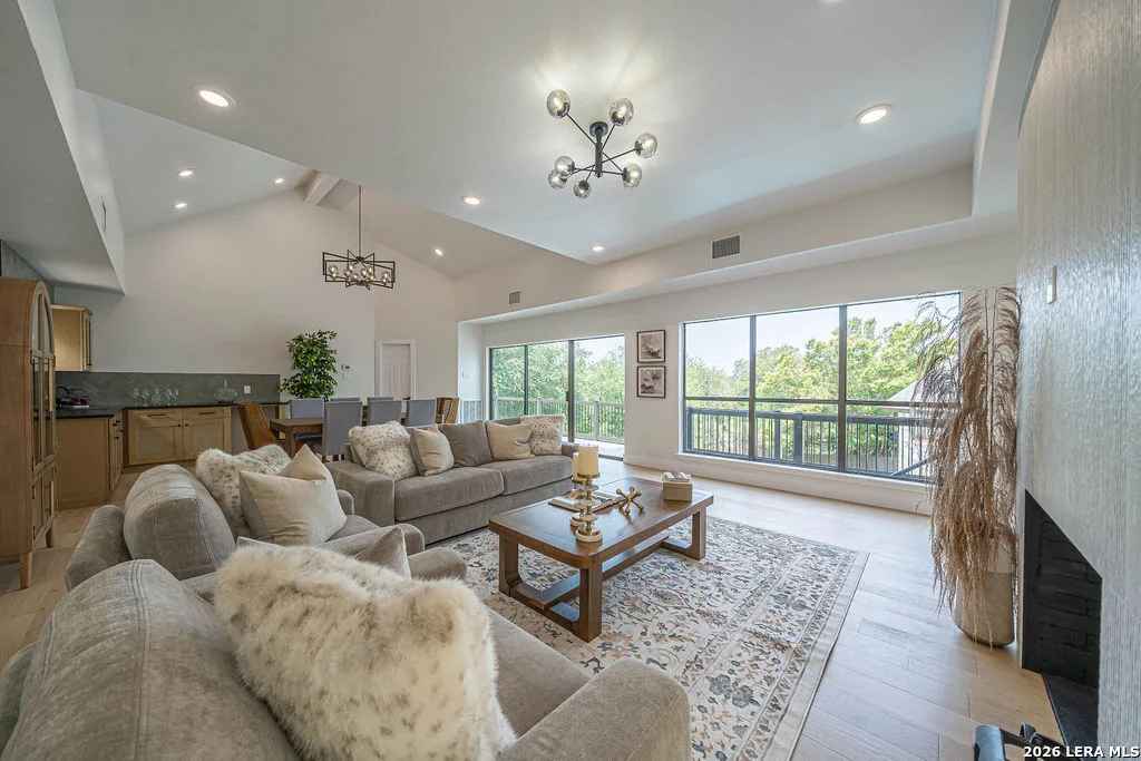 Photo of 206 Bluff Hollow