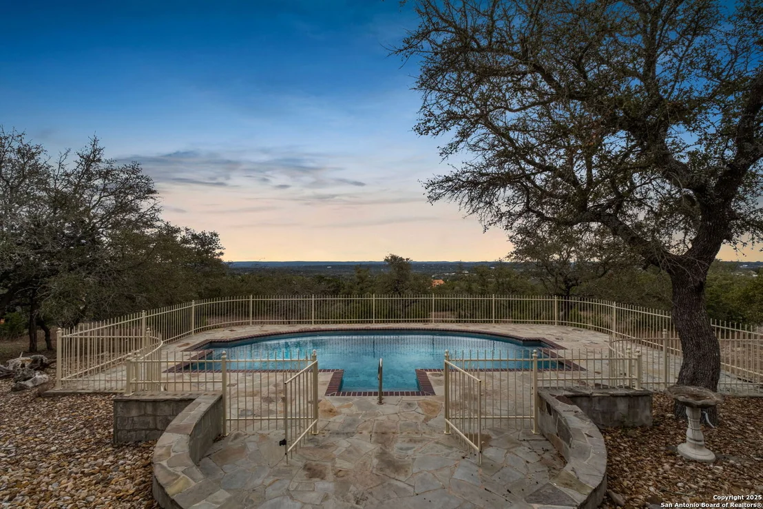 Photo of 1069 Fawn River