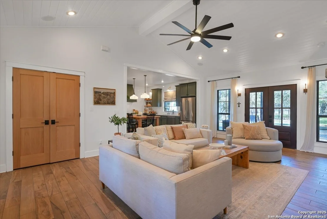 Photo of 6036 Circle Oak