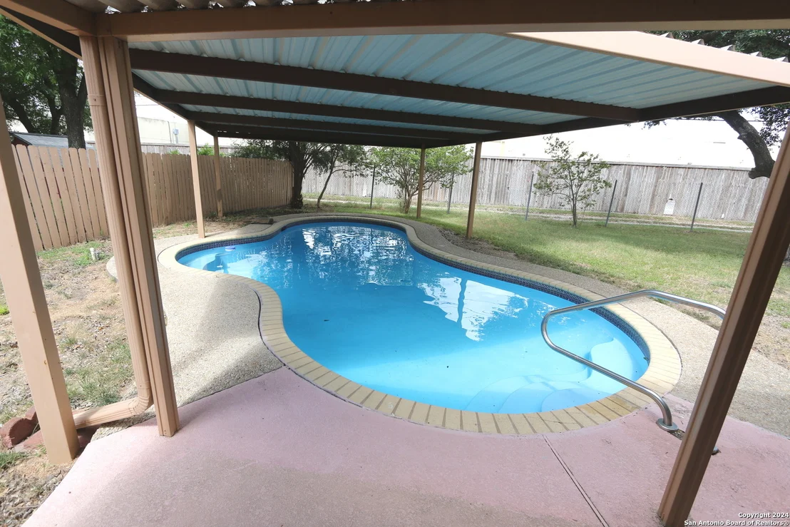 Photo of 5621 GALEWIND DR