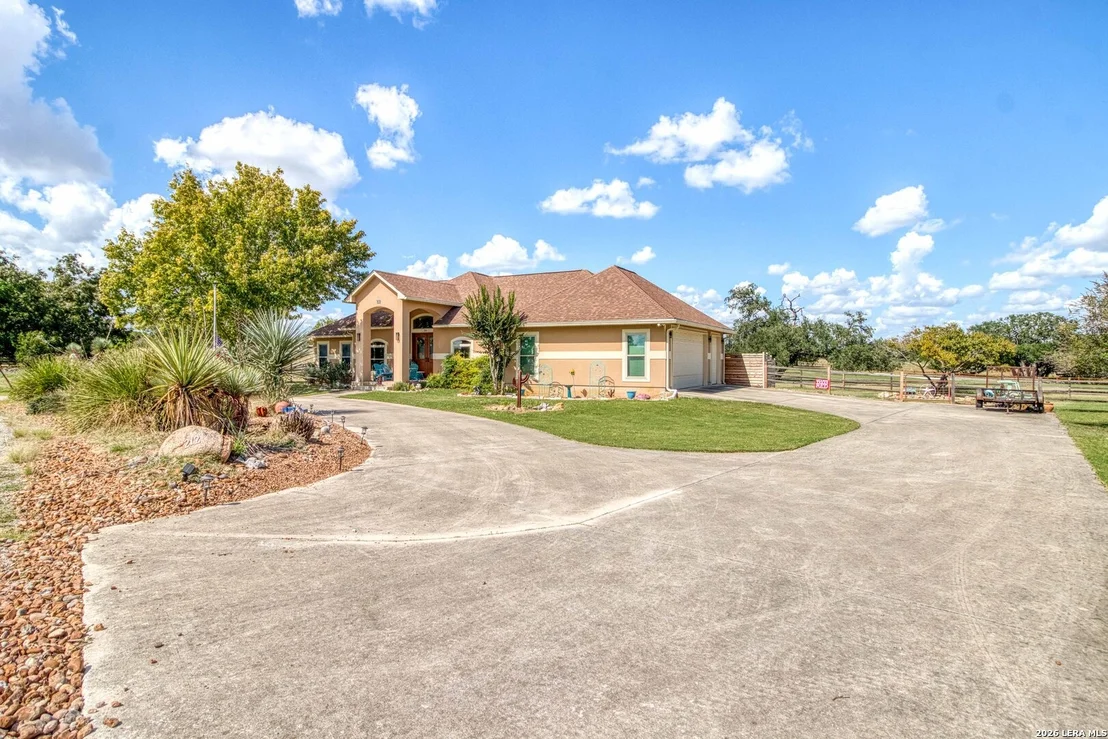 Photo of 212 ANTLER CIR