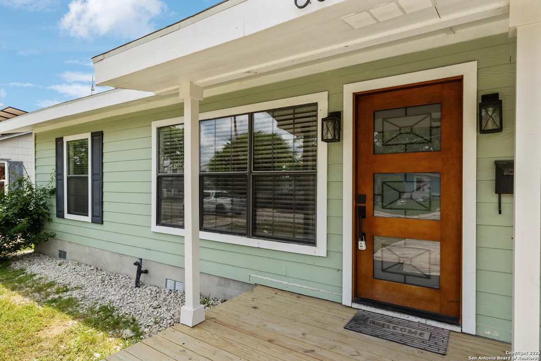 Photo of 630 Lovera