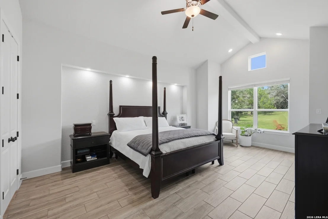 Photo of 212 HIGH POINT CIR