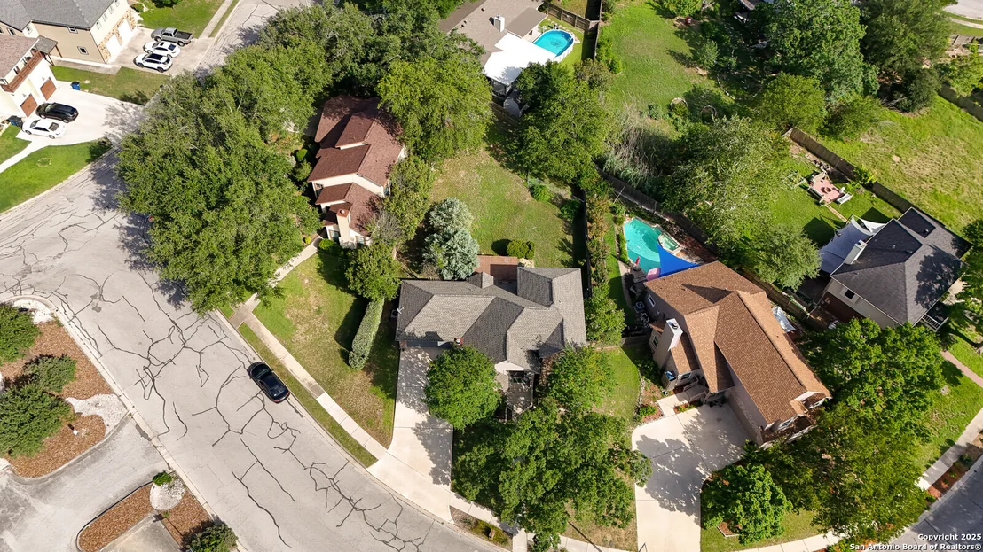 Photo of 640 Riverside