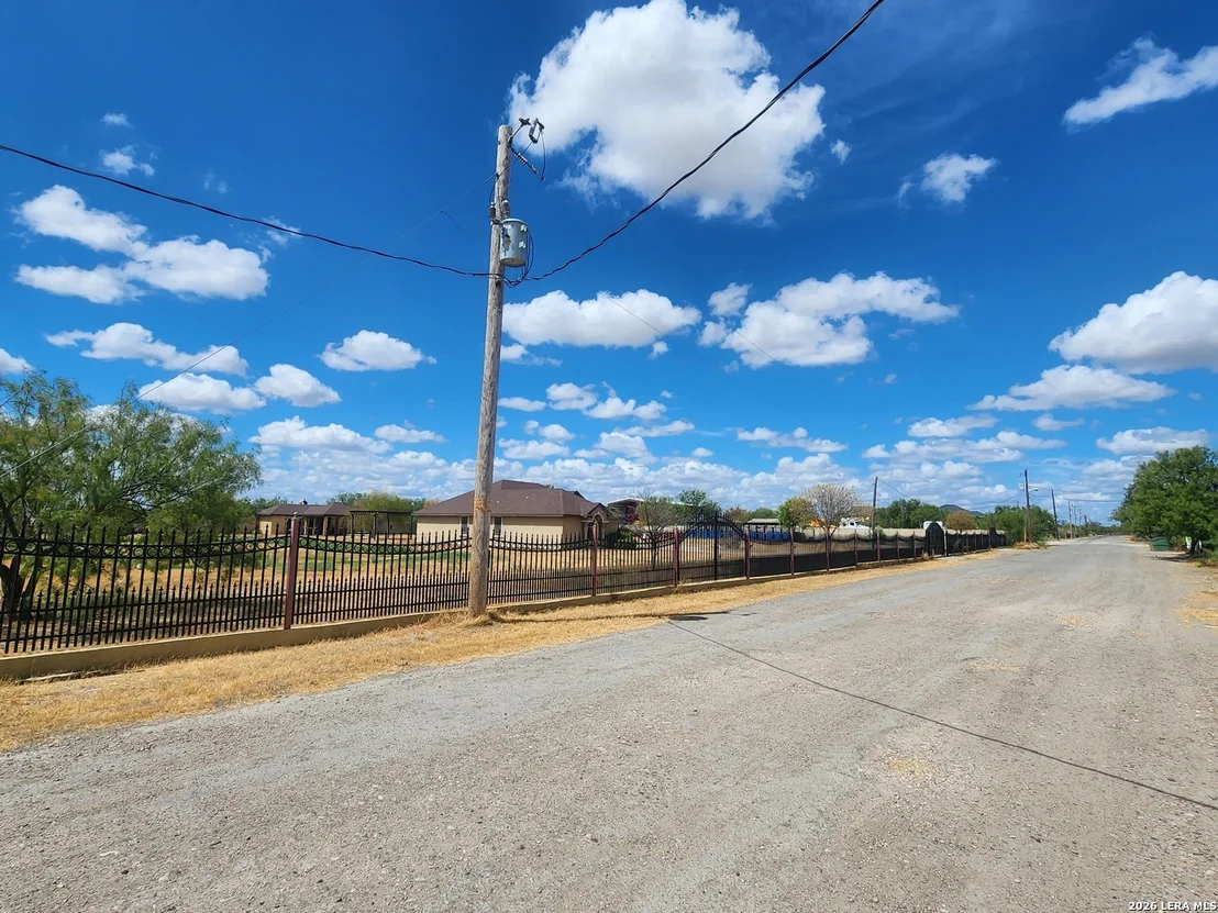 Photo of 210 COUNTY ROAD 237