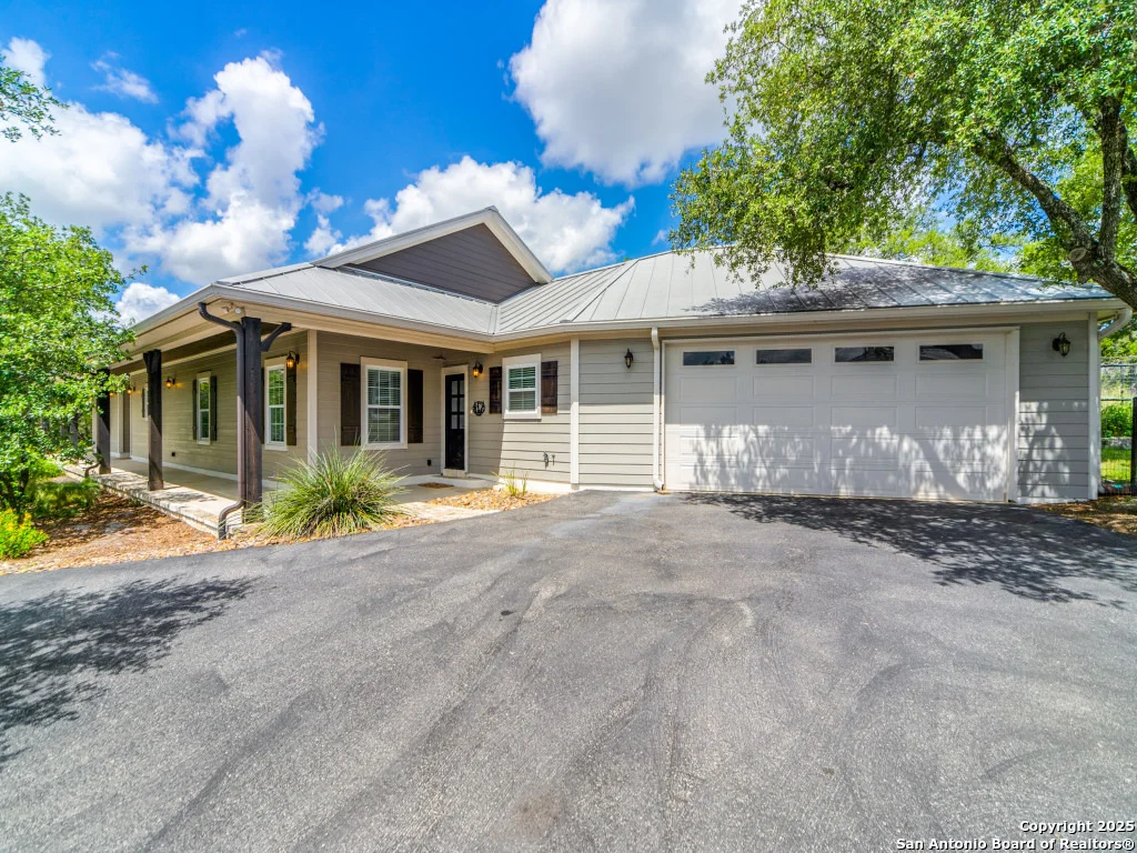 Photo of 2521 Bay Hill