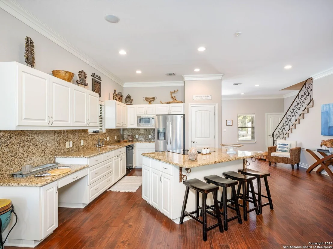 Photo of 705 RIDGEROAD DR