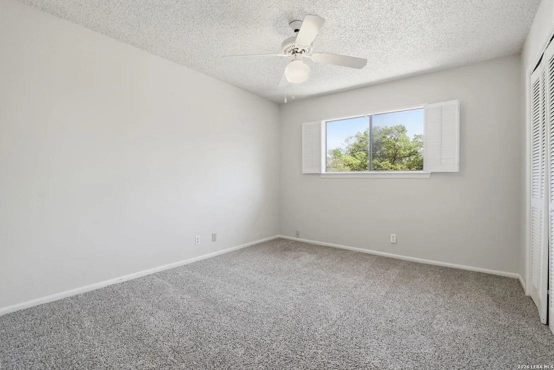 Photo of 2703 Red Tree