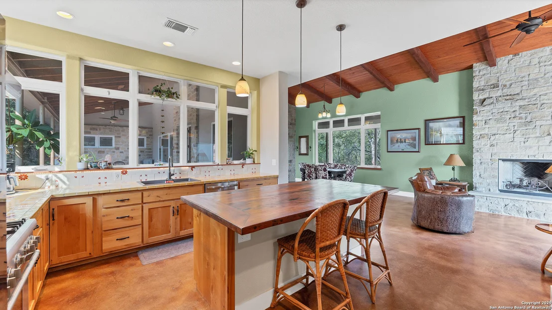 Photo of 475 JACKSON RD