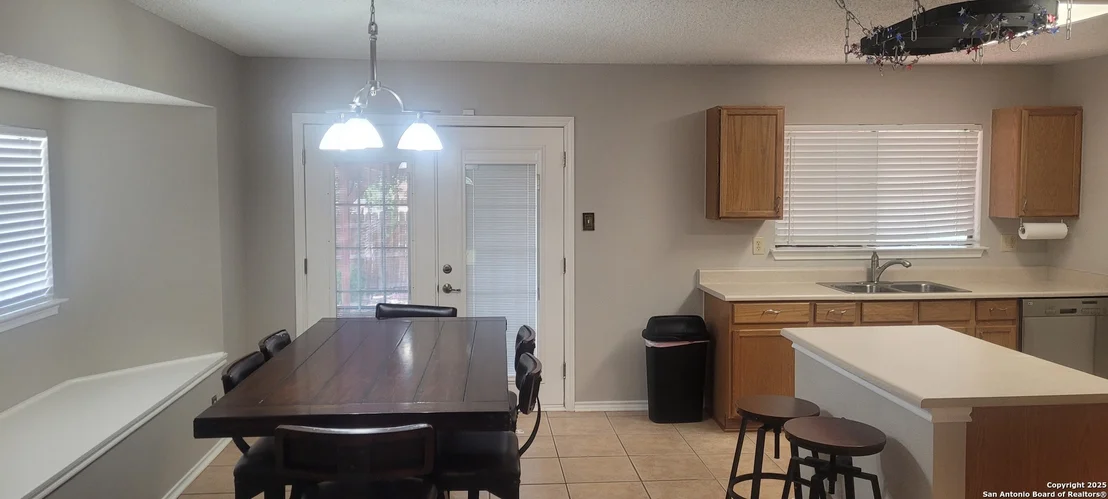 Photo of 7006 Raintree