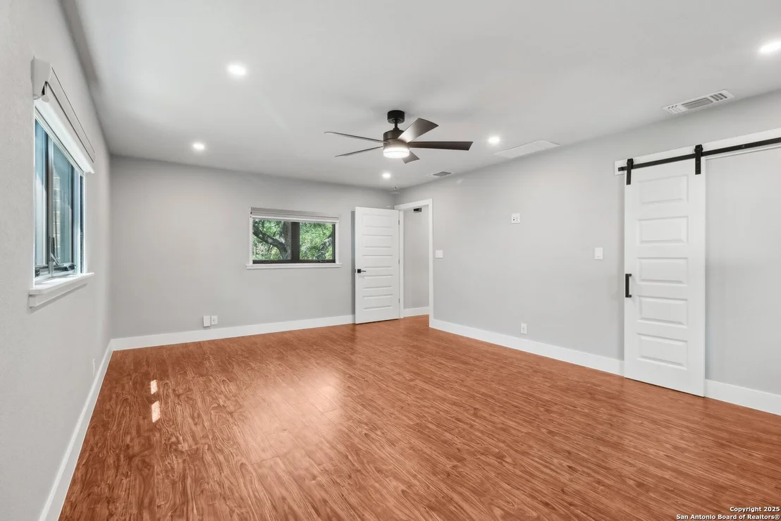 Photo of 3902 Creek Pt