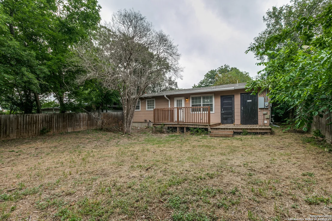 Photo of 643 OLNEY DR